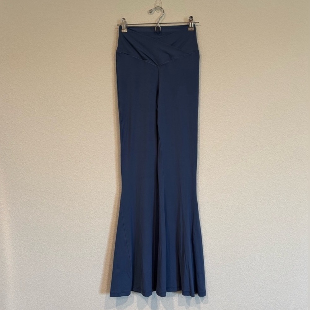 OFFLINE By Aerie Size Med Tall High Waisted Crossover Super Flare Leggings Navy